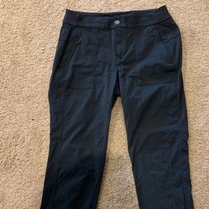 Athleta Trekkie Jogger size 6